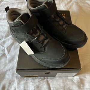 Anodyne No.55 size 8.5 Woman’s Trail Boot, Black and Gray Lace-Up Boots NWT.